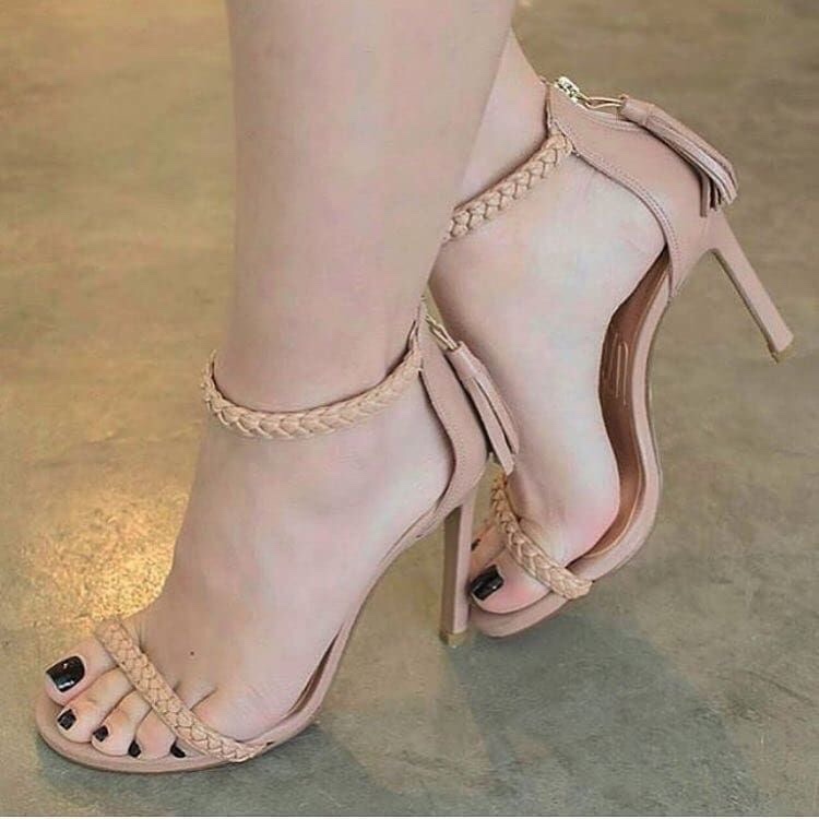Sandalias de tacón medio